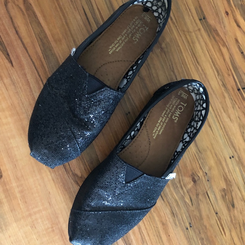 Nearly New Sparkly TOMS